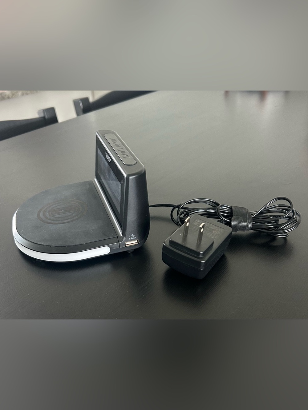 Wireless Charging Alarm Clock - Picture 7 of 9